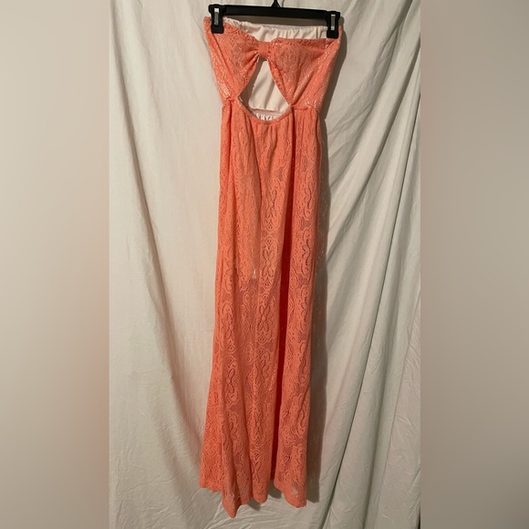 STRAPLESS DRESS SIZE SMALL - Picture 2 of 3